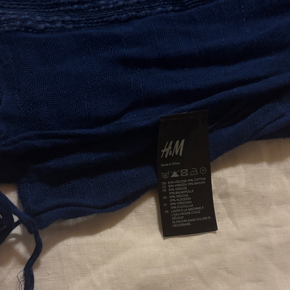 H&M Dark Blue Lightweight Scarf - Picture 2 of 2